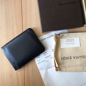 Louis Vuitton l Multiple Wallet